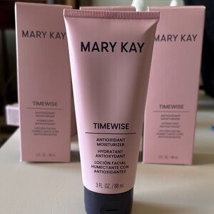 Mary Kay Timewise Antioxidant Moisturizer in Pink